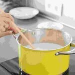 Fine steps to boil evaporated milk